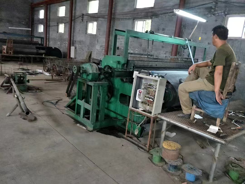 筛网加工现场1.jpg