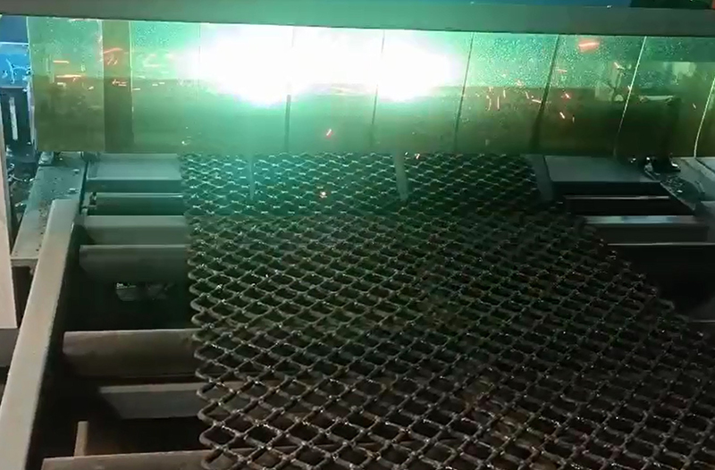 综合比对：锰钢焊接热处理筛网自动焊接与人工焊接的差异