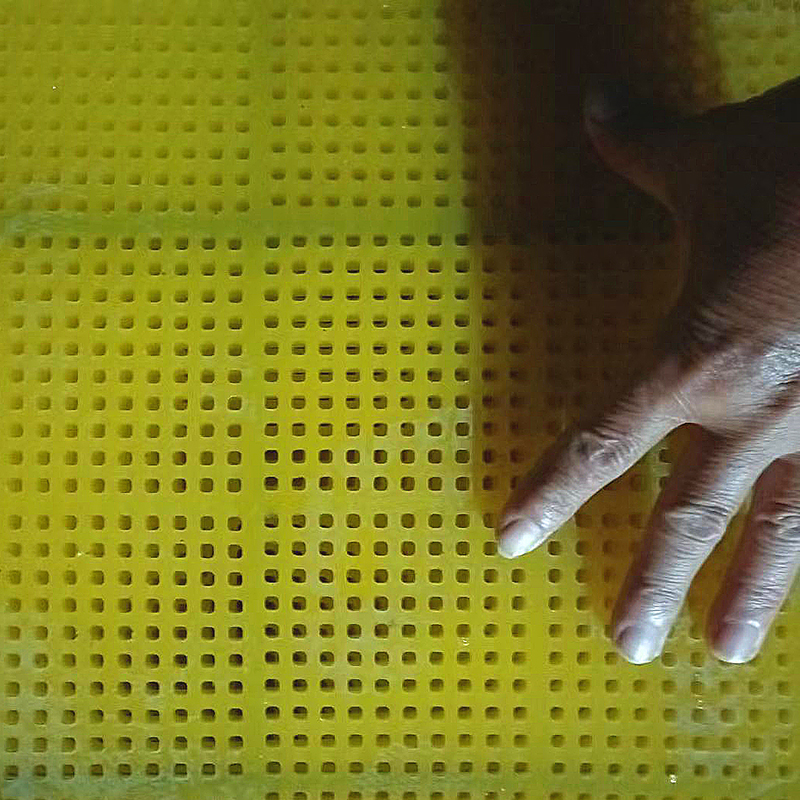 聚胺酯筛网 小孔.jpg