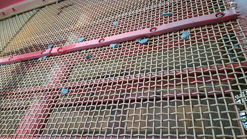 锰钢筛网安装图2.jpg